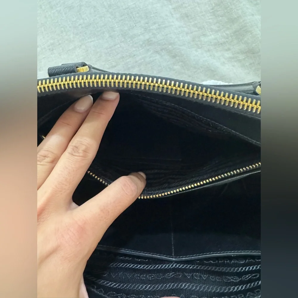 Prada black purse - Picture 3 of 15